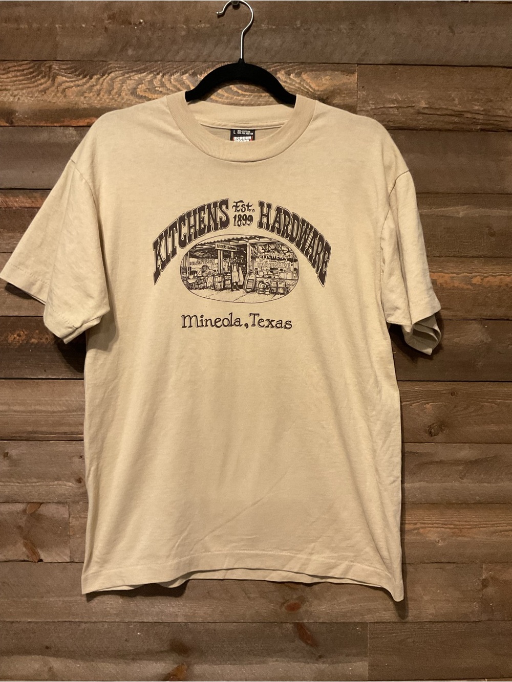 Light Tan Vintage Kitchens Hardware Mineola, Texas T-Shirt Men’s Size Large